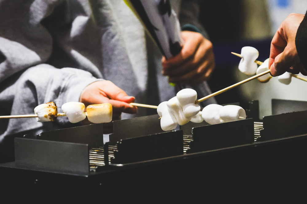 「水素グリラー」で焼きマシュマロを作ろう！2号館で無料体験＆試食