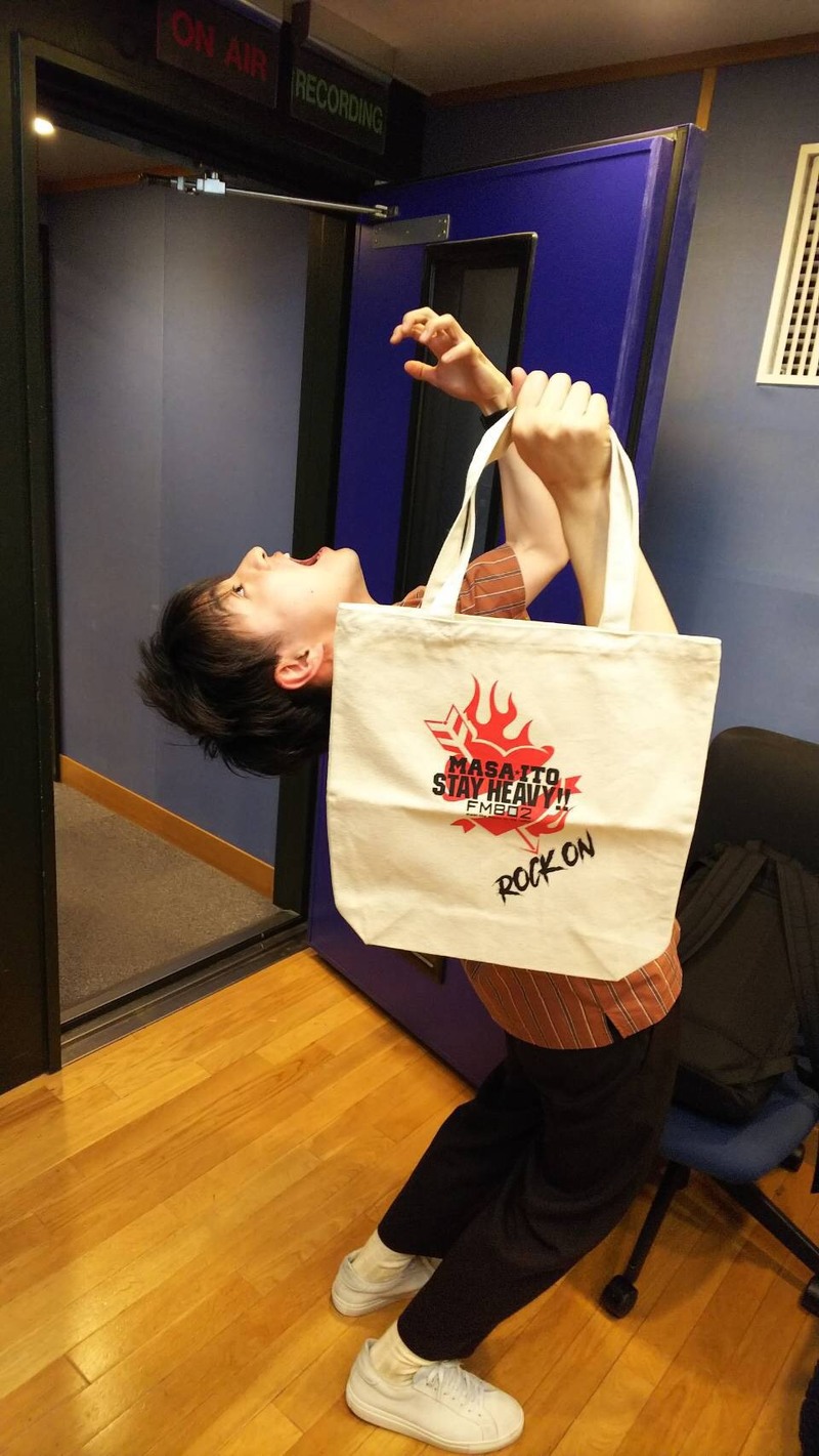 fm802