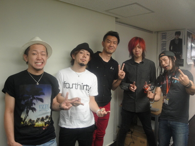 KNOCK OUT MONKEY ☆ゲストで登場