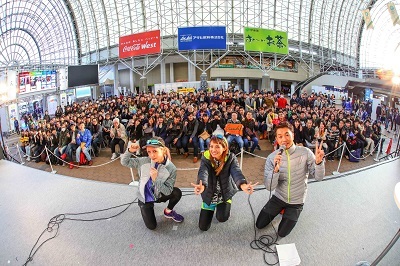MIZUNO RUN TO THE MOON! >>大阪マラソンEXPOの会場からSCANDAL登場！！